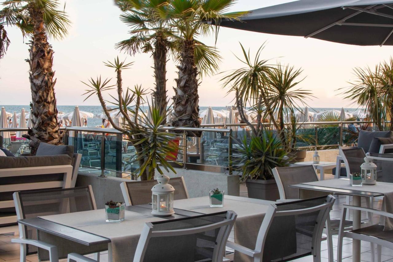 Hotel Delaville Frontemare Lido di Jesolo Bagian luar foto